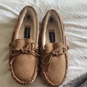 Minnetonka Women's Brown Suede Moccasins